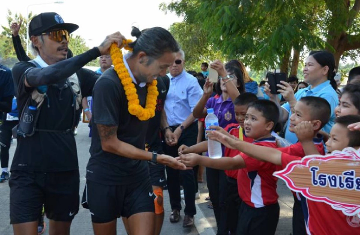 ปลายทางความเชื่อ..แสงสุดท้ายมีเสมอ!! "ตูน บอดี้สแลม" ทำฝันเป็นจริง ยอดเงิน #ก้าว ทะลุพันล้านแล้ว ย้ำคำจำได้มั้ย... #ก็บอกแล้วผมไม่ได้บ้า!??