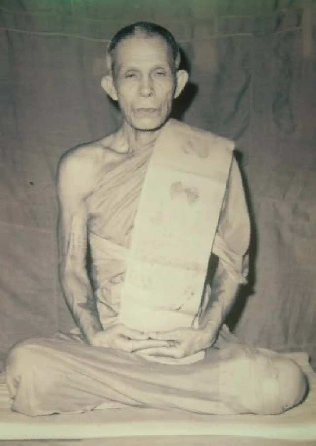 ท่านนั่งสมาธิดับสังขาร..ย้อนรอยตำนาน "หลวงปู่สี วัดสะแก" เกจิดังที่มีพลังจิตสูงส่ง..หลวงปู่ดู่แอบส่งพลังจิตช่วยเสกพระ ท่านรู้ได้ทันที