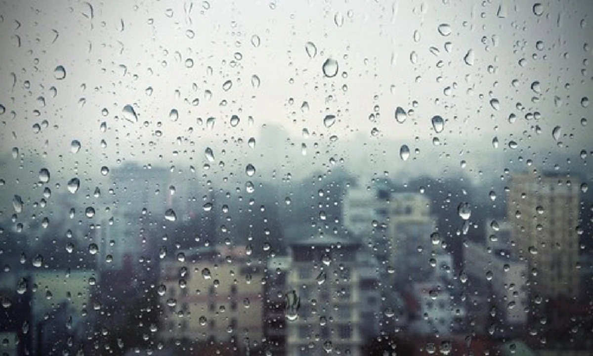 คืนนี้ยังมีฝน !! “กรมอุตุฯ” ประกาศเตือนบางจังหวัดยังมีฝนฟ้าคะนองและฝนตกหนักหลายพื้นที่ (รายละเอียด)