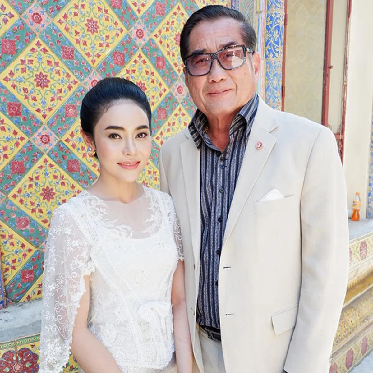 ยังอยู่ดีมีสุข!!? สดๆร้อนๆ "ยุวเรต" ควง "พล.ต.อ. สันต์ ศรุตานนท์" ออกงานชื่นมื่น หลังจากหายเงียบไปนาน!!! (มีภาพ)