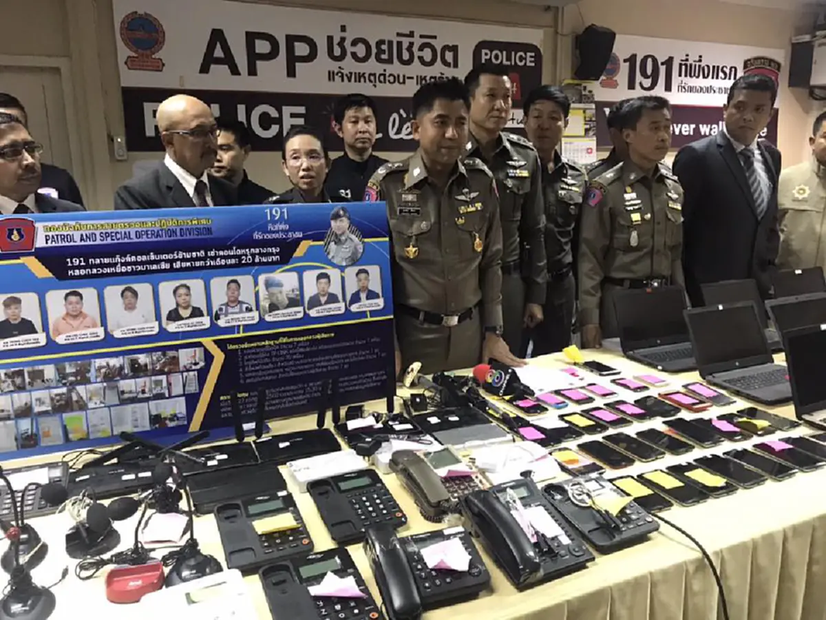 แบล็คลิสต์อาชญากรรมข้ามชาติ!! ตร.191 รวบแก๊งคอลเซ็นเตอร์มาเลเซีย หลอกเหยื่อโอนเงินช่วยพ้นคดียาสูญ 20 ล้าน!!