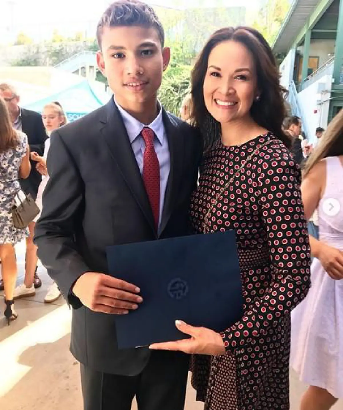 ส่องภาพ! นางสาวไทยชื่อดัง "ปุ๋ย ภรณ์ทิพย์" พาลูกสาว และ ลูกชาย กลับมาเที่ยวบ้านเกิด (ชมภาพ)