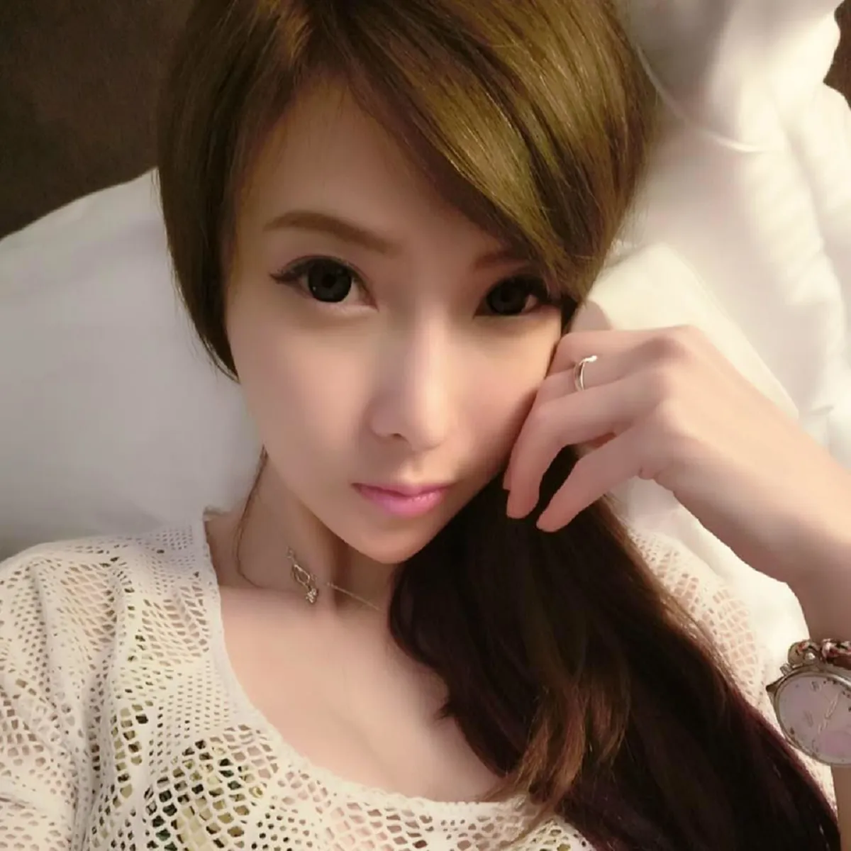 #ขยี้ตาแทบพังกันทั้งกองร้อย!! เมื่อ "สาวสวย" มาเยี่ยม "ทหาร" ที่ค่าย แต่พอบอกว่าเป็นแม่มาหาลูกเท่านั้นแหละ ถึงกับอึ้งไปเป็นอาทิตย์ !!