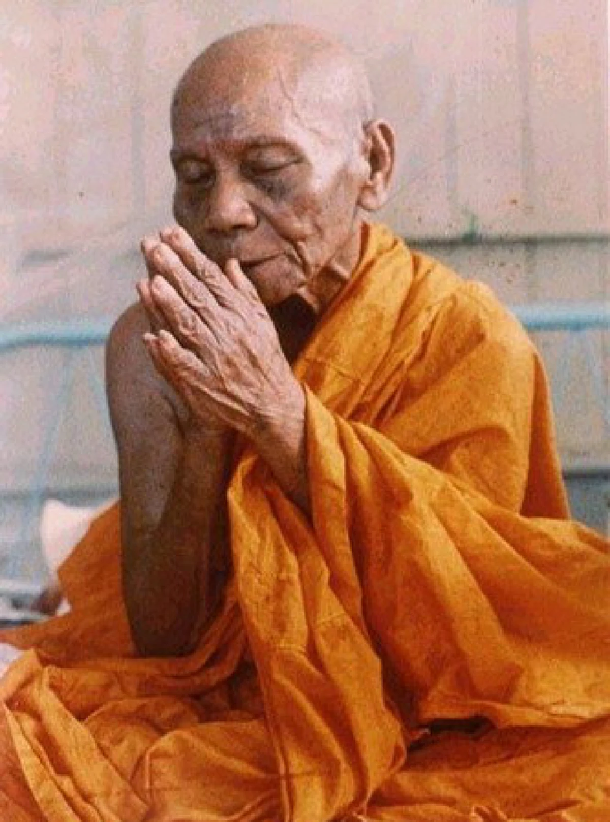 "พ่อท่านคล้าย วาจาสิทธิ์" มอบพระคาถาแคล้วคลาดที่ท่านใช้ประจำคุ้มครองได้แน่นอน!! หากมีจิตศรัทธา สาธุๆๆ..