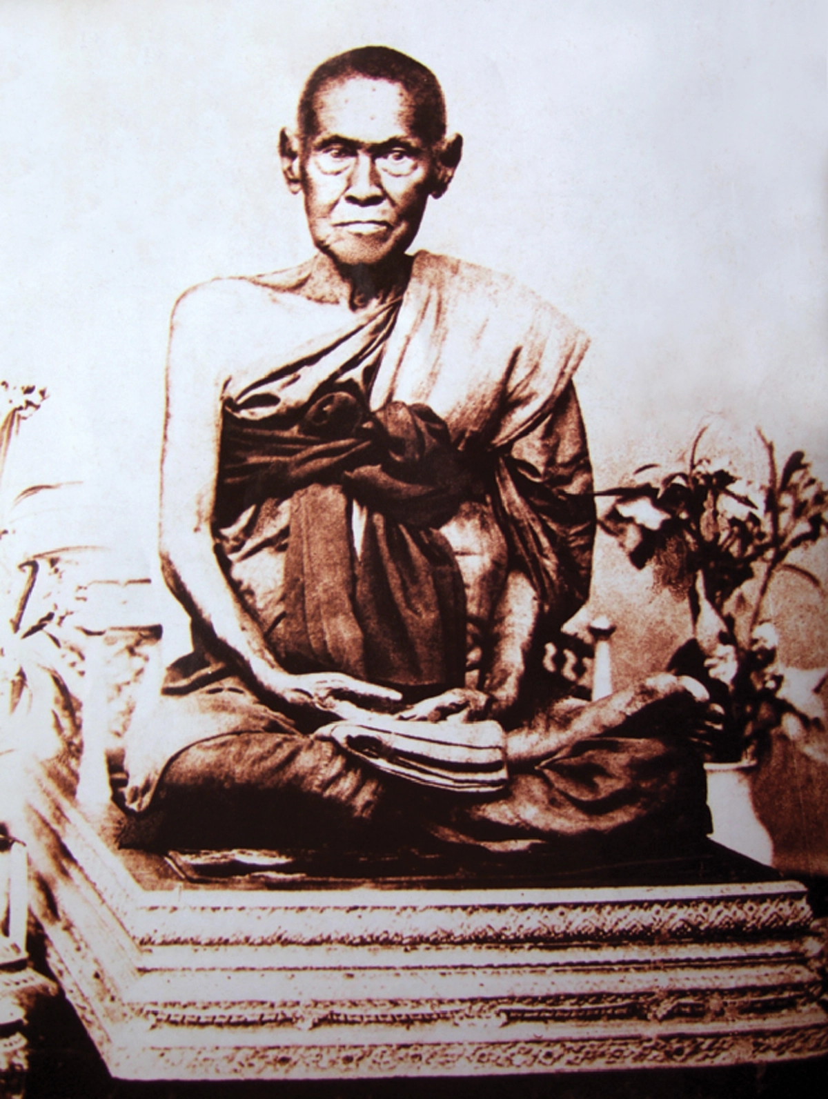 "สมเด็จโต วัดระฆัง" สยบคุณไสยด้วยคาถาสั้นๆ สามคำ หลังจากส่งมาเล่นงานถึง ๗ วัน   ต้องยอมแพ้อย่างราบคาบ!!