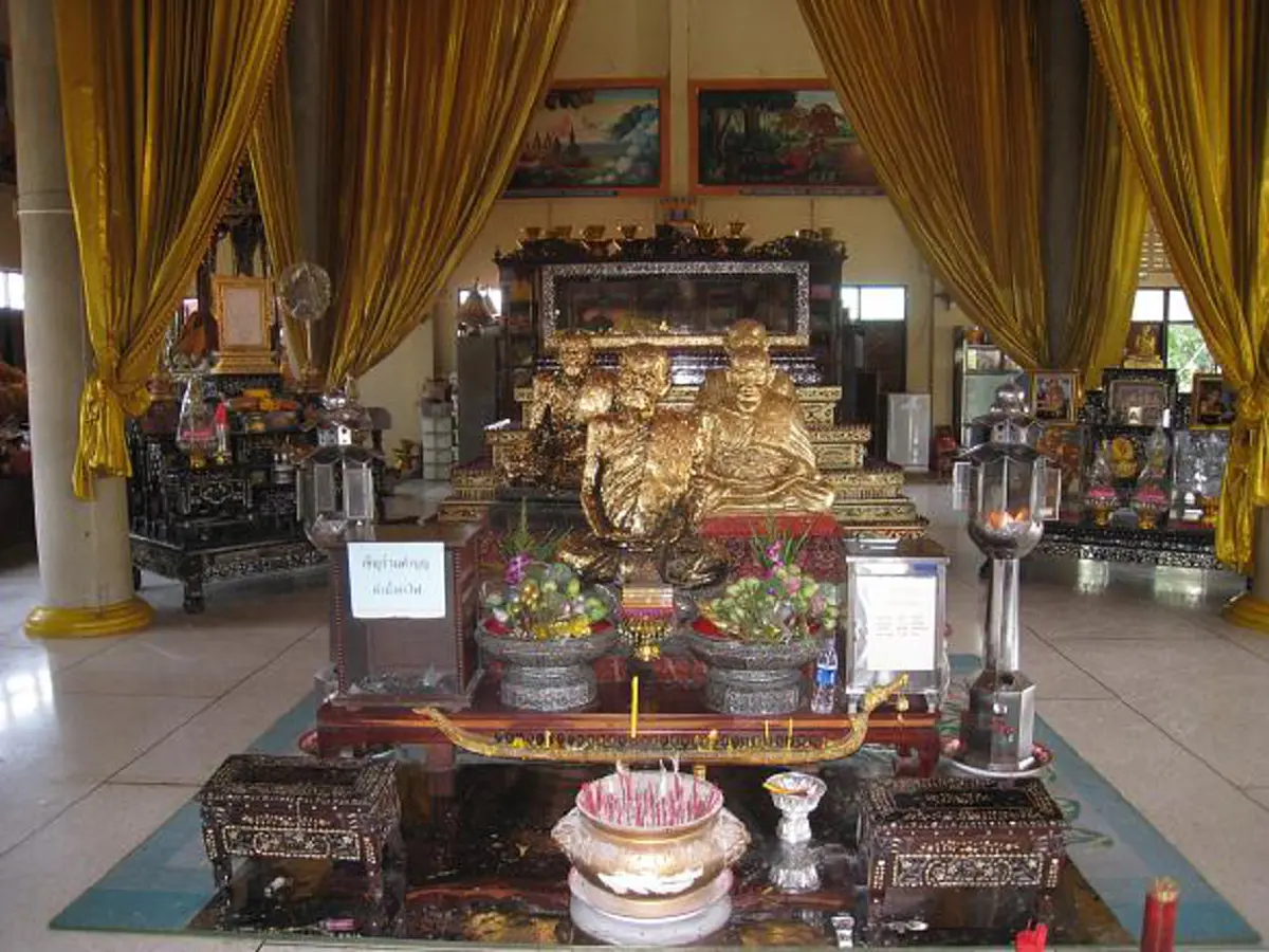 หากทำนายใครมีเคราะห์ ไม่ยอมแก้ไข รีบจองศาลาได้เลย "หลวงพ่อสด วัดโพธิ์แตงใต้"สังขารไม่เน่าเปื่อย ผีแม่รำพึงที่เฮี้ยนๆ ยังต้องยอมสยบให้..