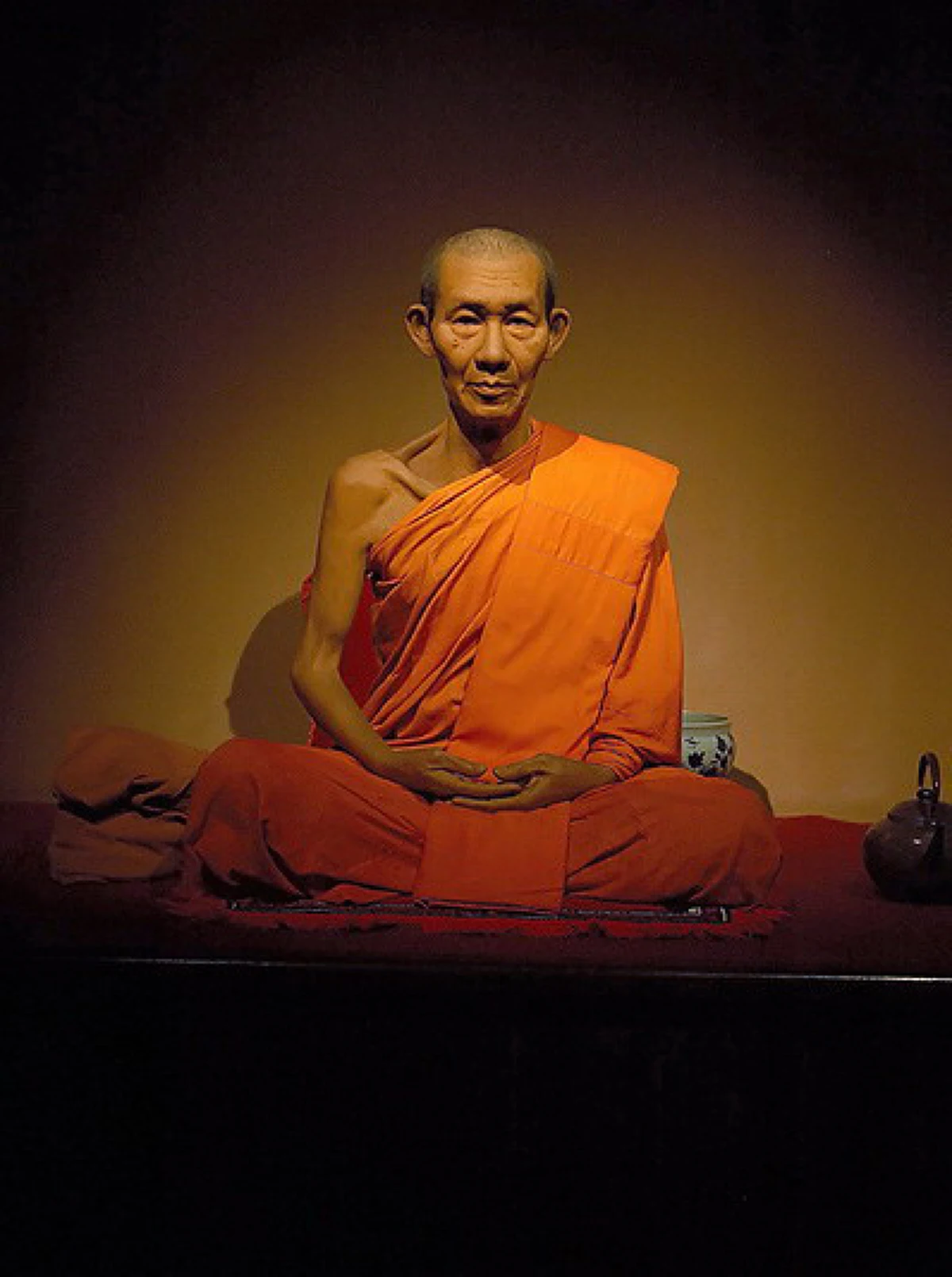 อะหังวันทา มิทูระโต อะหังวันทา มิสัพพะโส..คำไหว้พระธาตุรวม "หลวงพ่อเกษม เขมโก"หมั่นสวดภาวนาทุกๆวัน ดีประเสริฐนักแล..