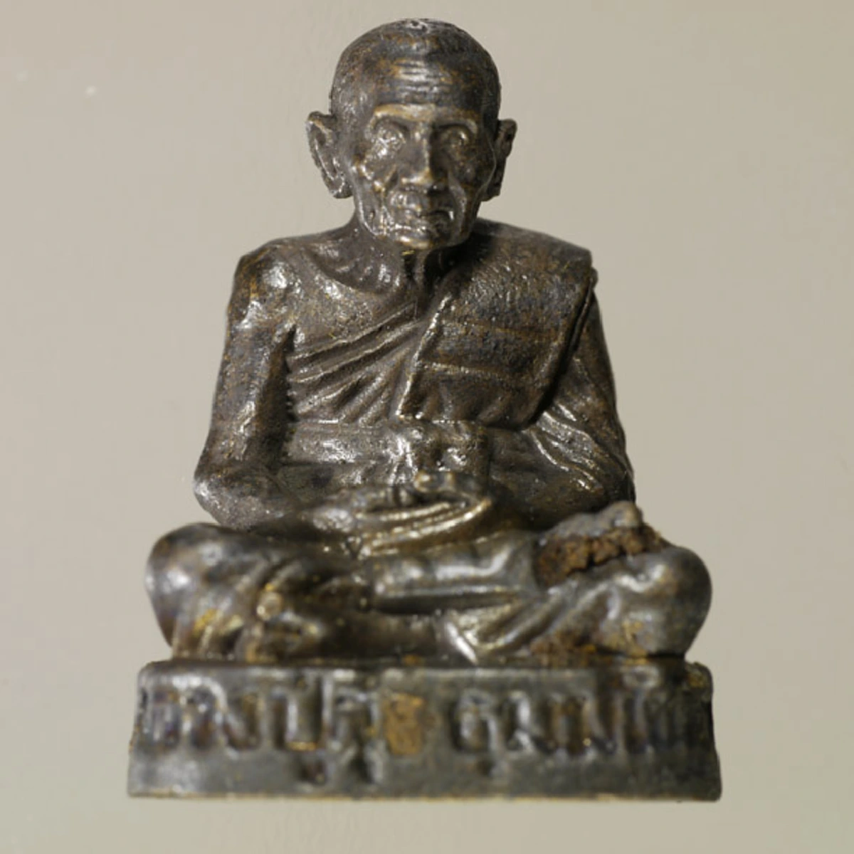 ด้วยความศรัทธายิ่ง.."หลวงปู่สุข" ตชด.ท้าทายให้เพื่อนยิงด้วยลูกซอง จนทนไม่ได้ ซัดเต็มเหนี่ยว เสื้อพรุนทั้งตัว..รู้สึกเหมือนทรายซัด.