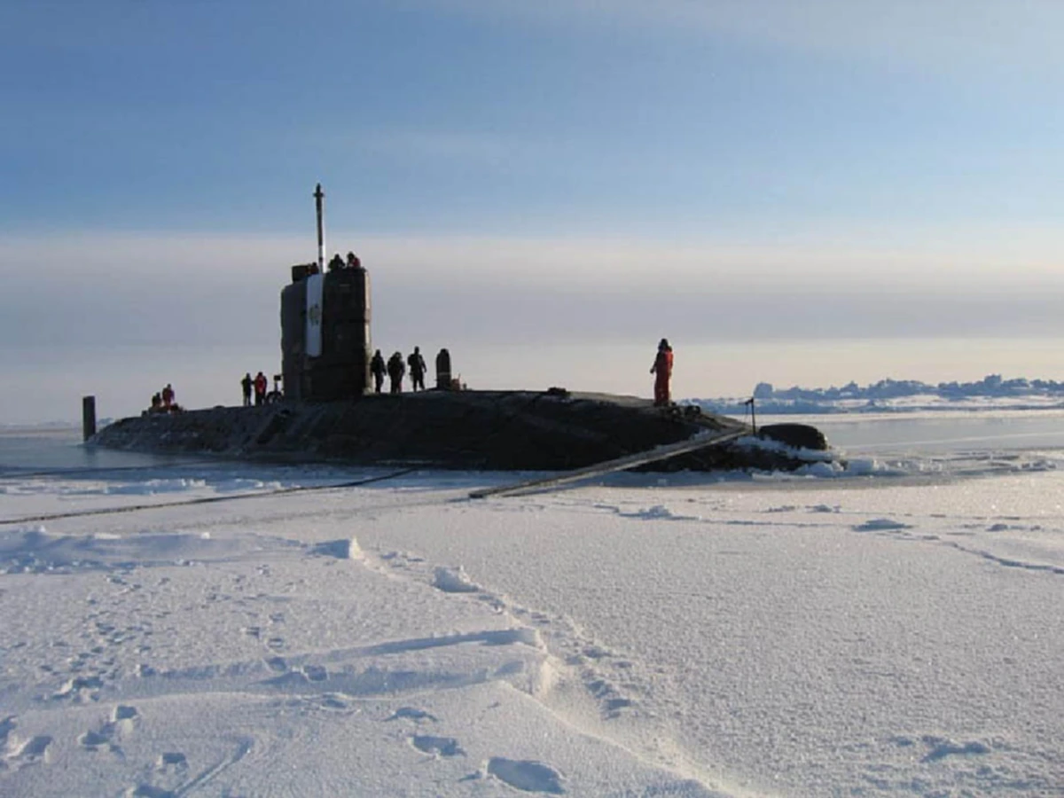 มาแบบไหนก็พร้อมรับมือ!! เรือดำน้ำติดตั้งจรวดขีปนาวุธรัสเซีย  ส่งลูกเรือฝึกหนักกลางสภาพอากาศหนาวจัด รับมือภัยคุกคาม