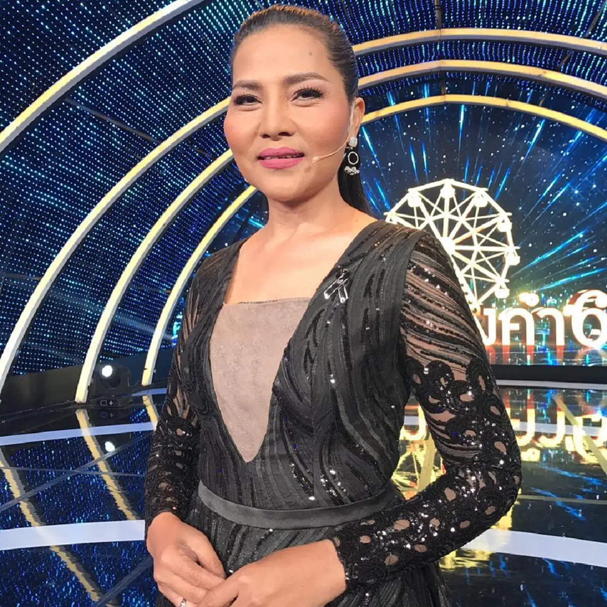 คอหวยห้ามพลาด!!! รวมพลคนบันเทิง "6 ซุปตาร์ดัง" ให้หวยแม่น ถูกแล้วถูกอีก รีบซื้อตามกันด่วนๆ !!!