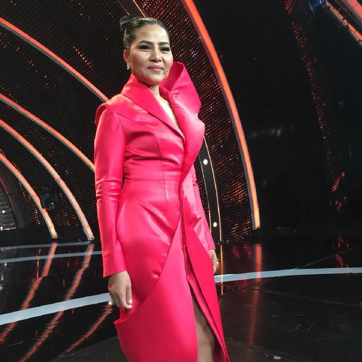 คอหวยห้ามพลาด!!! รวมพลคนบันเทิง "6 ซุปตาร์ดัง" ให้หวยแม่น ถูกแล้วถูกอีก รีบซื้อตามกันด่วนๆ !!!