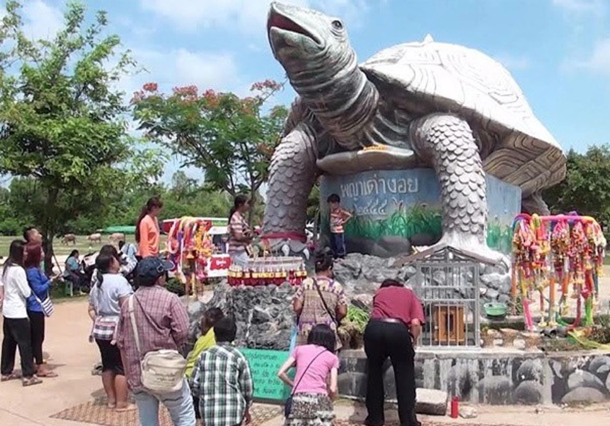 เลขเด็ด 2 ตัว แบบปังๆ "พญาเต่างอย" มาแล้ว เข้าฝันชาวบ้าน คอหวยแห่ซื้อกันเกลี้ยงแผง (รายละเอียด)