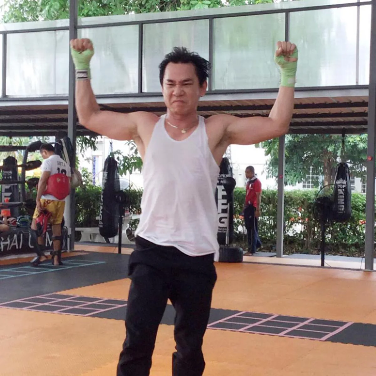 ซุปตาร์ระดับประเทศยังทำไม่ได้ !! เปิดใจครั้งแรก "ตี๋ ดอกสะเดา" แอบซุกกิ๊ก 4 คนรวด จนภรรยาต้องหอบลูกหนี ?? (ชมคลิป)