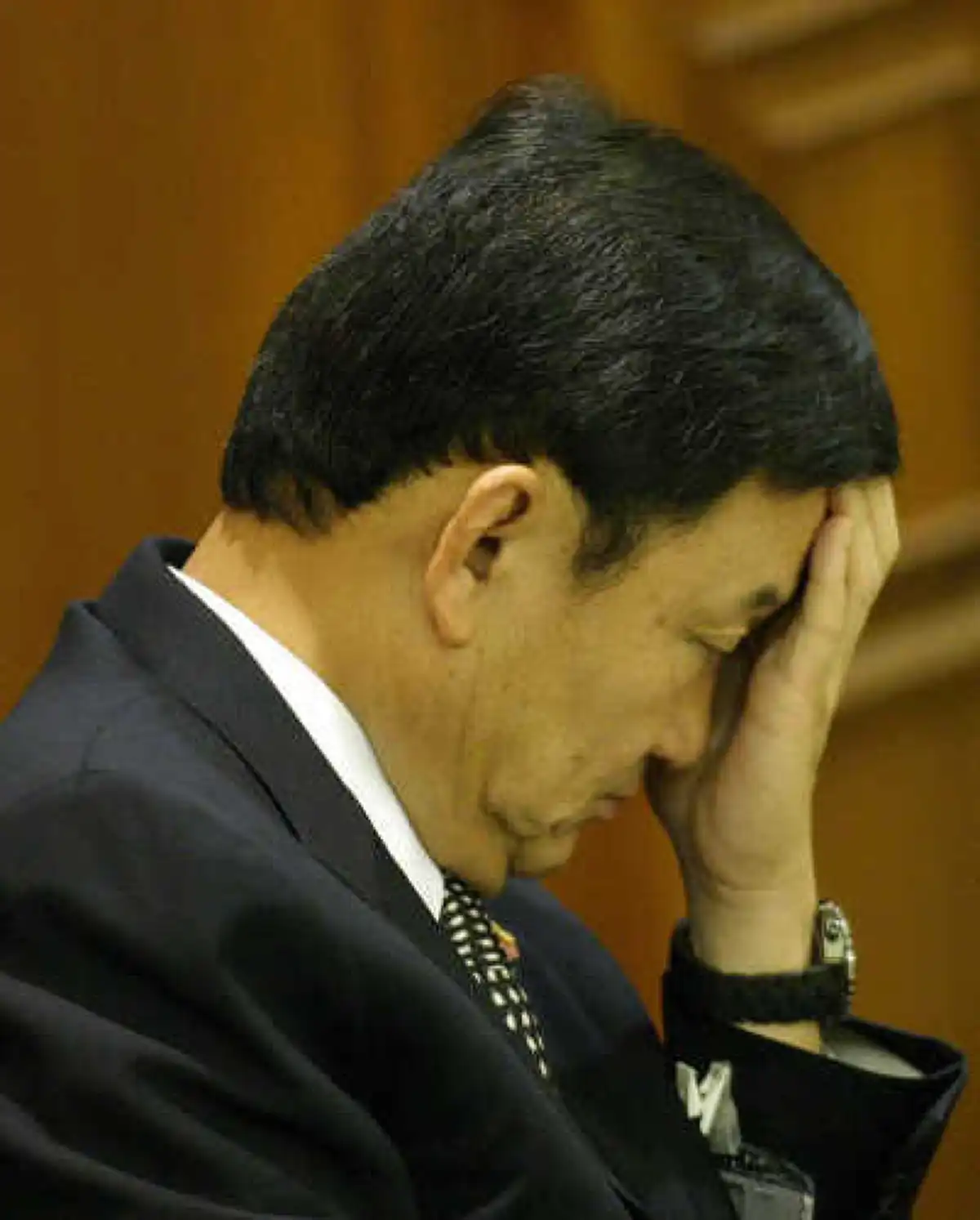 ขุดพฤติกรรม หมิ่นเหม่ พาดพิง ล่วงละเมิด มาตลอด  “ทักษิณ-เครือข่าย"  สู้อยู่กับใคร?