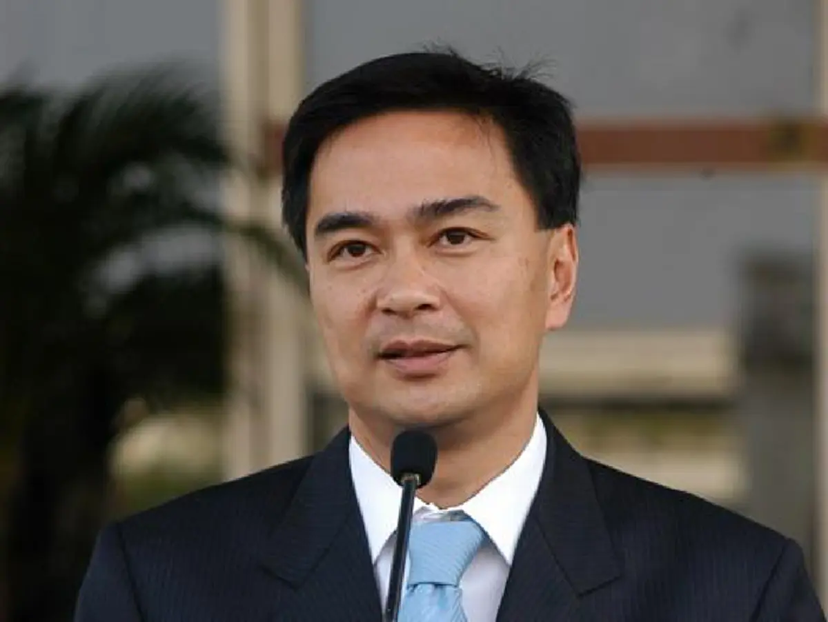 นิด้าโพล เผย "หญิงหน่อย" ครองใจประชาชน "บิ๊กตู่" จ่อติด  ปชช.หวั่นเลื่อนเลือกตั้ง 24ก.พ.