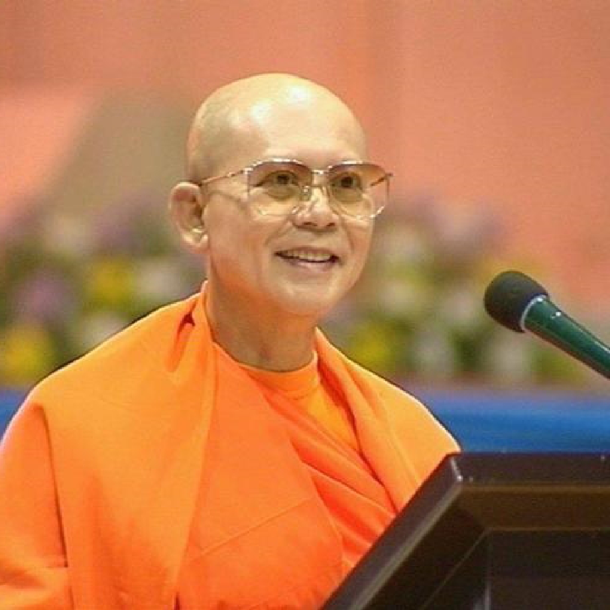 มิน่าล่ะหลงระเริงรวยทรัพย์!! เพจดังคุ้ยคลิปภาพอดีต "อนันต์ อัศวโภคิน" L&H ปลุกใจศิษย์สาวกถึงขั้นต้องปิดบัญชี ถวายเป็นรอยยิ้ม "พระธัมมชโย" ??