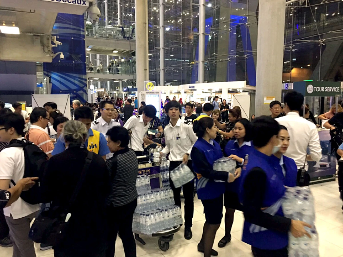 ขุดราก ถอนโคน!! เพจดังแฉยับ "ซินแสโชกุน" หลังลอยแพลูกทัวร์ญี่ปุ่นกว่า 2 พันคนทิ้งคาสนามบิน แถมเจอขุดประวัติสุดโชกโชน แทบไม่มีที่ยืนในสังคม!!