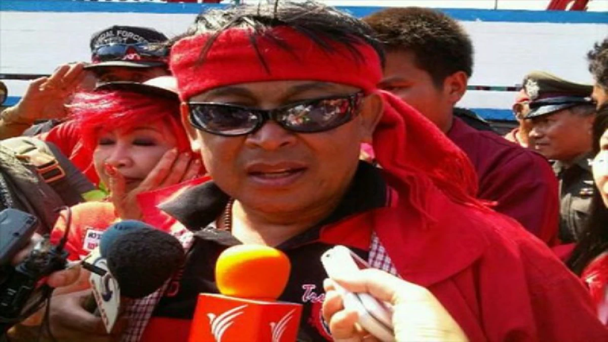 ย้อนรอยโศกนาฏกรรม! 10 เมษายน 53 ... "ชายชุดดำ" เนื้อเดียวกับกลุ่มคนเสื้อแดง ลอบทำร้ายทหาร..!?