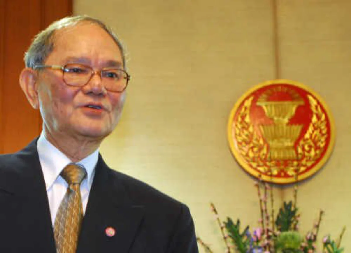 ผลการค้นหารูปภาพสำหรับ นายมีชัย ฤชุพันธุ์