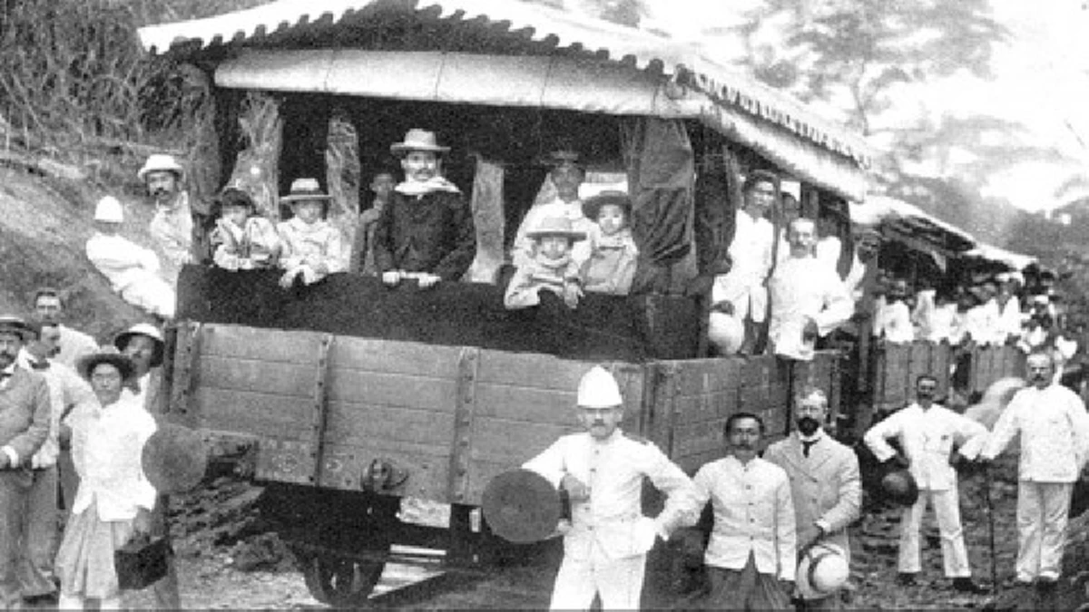 ด้วยอำนาจบารมีแห่งพระเจ้าแผ่นดิน!! ปาฏิหาริย์ "สัญลักษณ์ตราแผ่นดิน" สิ่งศักดิ์สิทธิ์ที่พระพุทธเจ้าหลวง พระราชทานให้เพื่อแก้อาถรรพ์ !!