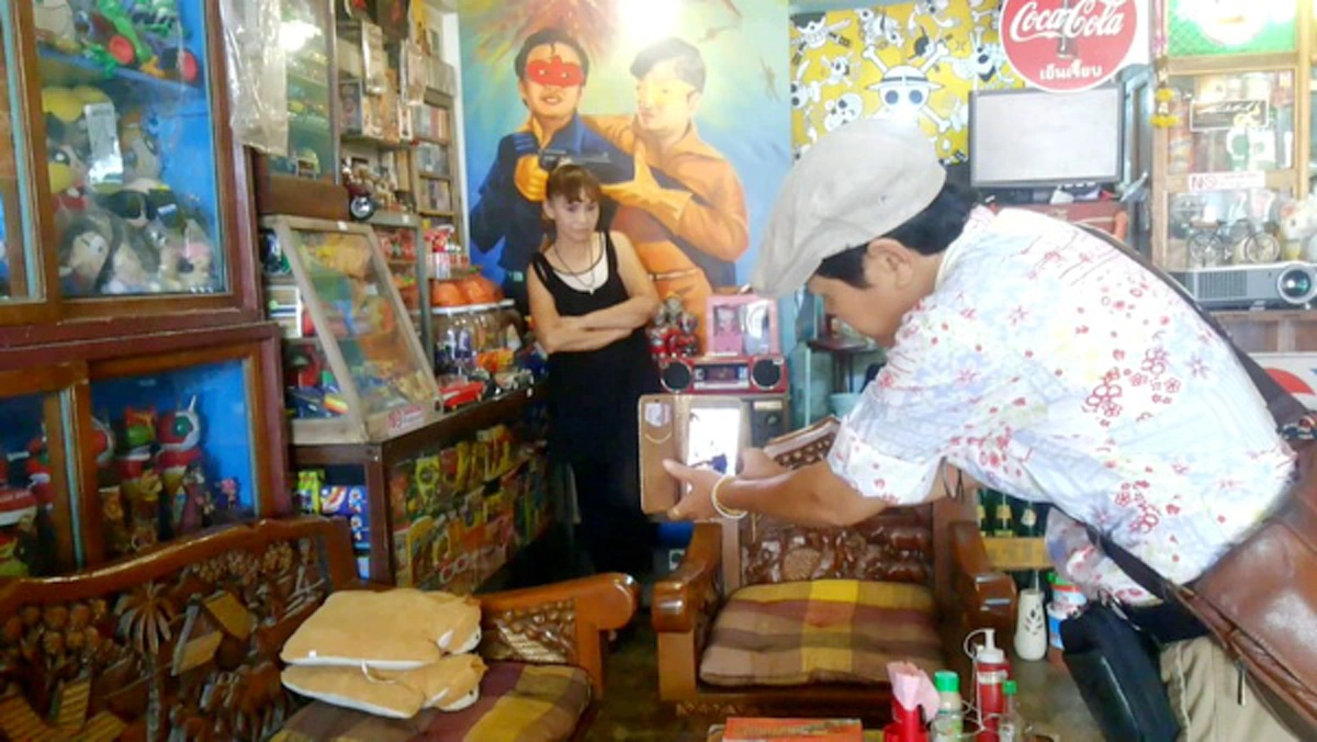 ไอเดียสุดเลิศ!! ย้อนความทรงจำ ร้านอาหาร “รักชาติพาเพลิน” ตกแต่งร้านฟื้นความจำวัยเด็ก เผยมีคนขอซื้อ “ตุ๊กตาหนุมาน” 4 หมื่นไม่ขาย!? (ชมคลิป)