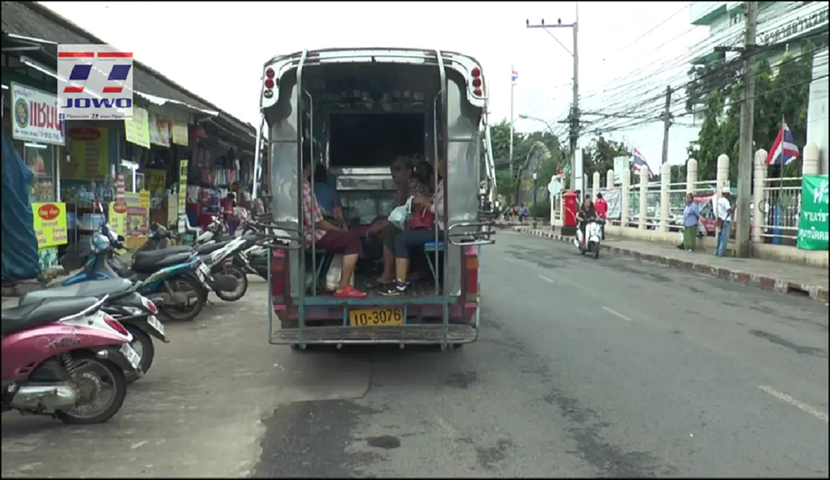 ป้าวัย 64 น้ำตาตกใน เอาทองสมบัติชิ้นสุดท้ายไปจำนำ แต่ถูกป้ายยาฉกคารถสองแถว เจ็บซ้ำ ผัวไล่ตะเพิดหนีไปนอนข้างถนนยังกับหมูหมา!? (ชมคลิป)