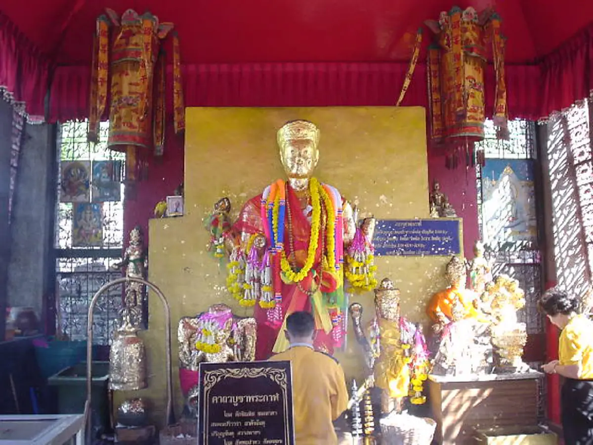 ศักดิ์สิทธิ์เหนือกาลเวลา..น้อมกราบบูชา "เจ้าพ่อพระกาฬ" เทพอารักษ์ประจำเมือง ลพบุรี อ่านวิธีบูชาอย่างถูกต้อง เพราะบูชาให้ดีมีแต่ได้!!