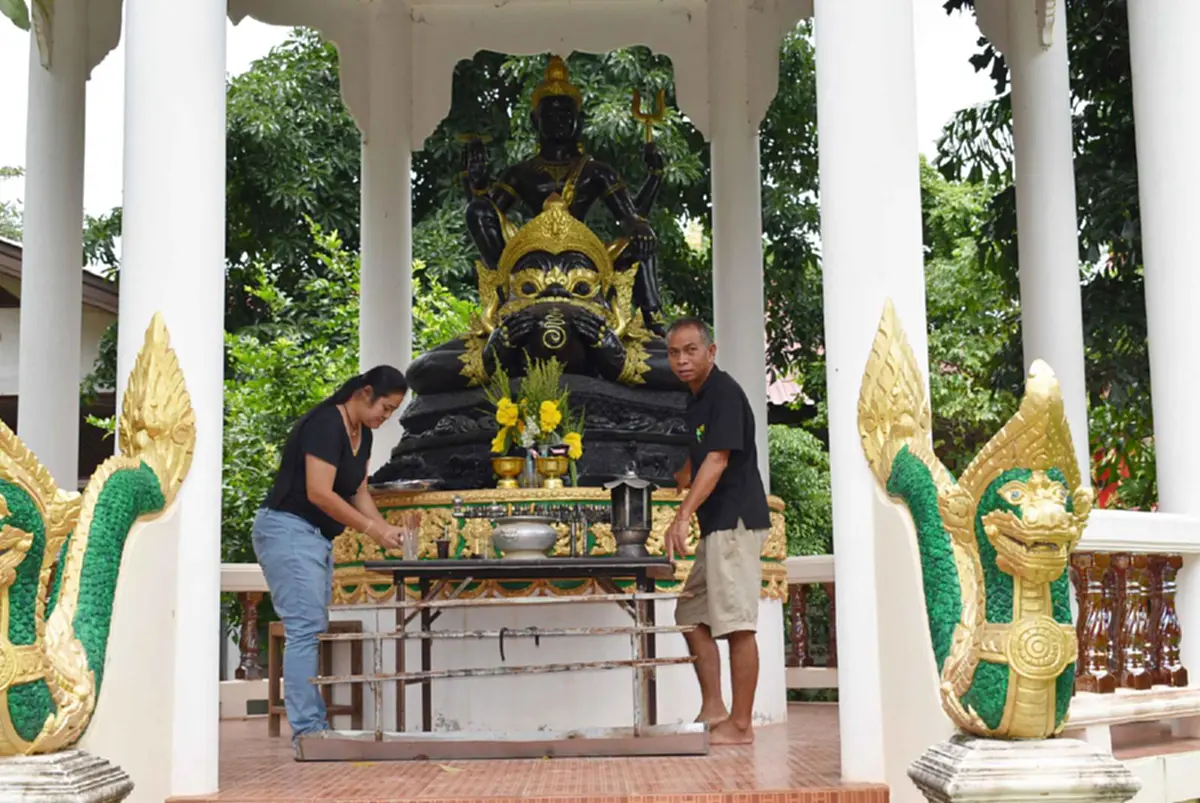 ศาสตร์ความเชื่อพระราหูย้ายราศี ทำวัดป่าพุทธมงคล เมืองกาฬสินธุ์ ที่มีเกจิดัง"พระราชศีลโสภิต หรือหลวงปู่หนูอินทร์ กิตฺติสาโร" คึกคักในทันที