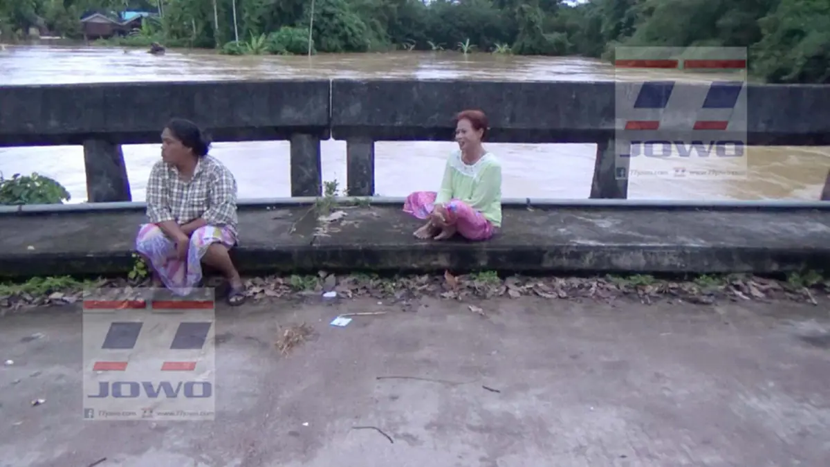 ตรังวิกฤตหนัก! ตรัง น้ำท่วมสูงกว่า 2 เมตร เจ้าหน้าที่ เร่งช่วยชาวบ้าน