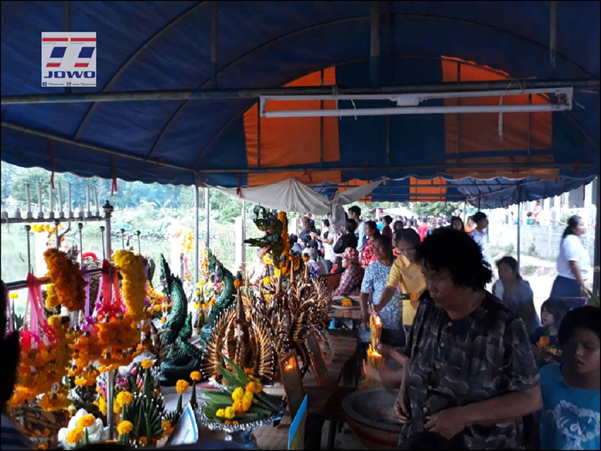 ฮือฮาทั้งหมู่บ้าน!! ชาวบ้านทั่วสารทิศกว่า 1,000 คน แห่มาเฝ้ารอชม "พญานาค" ตัวเป็นๆในวันหวยออก เผยไม่ทำให้ผิดหวัง เห็นเป็นเลขเด็ดชัดๆ (คลิป)