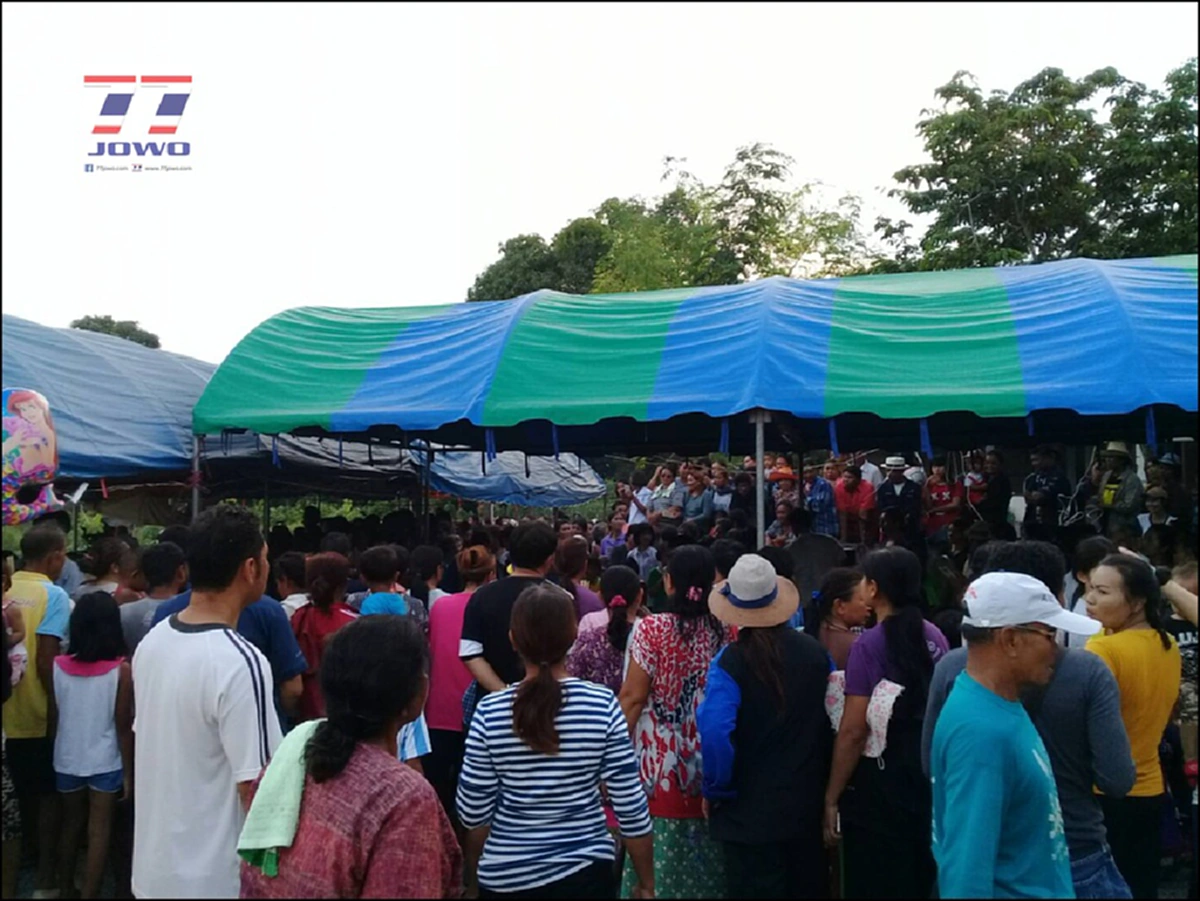 ฮือฮาทั้งหมู่บ้าน!! ชาวบ้านทั่วสารทิศกว่า 1,000 คน แห่มาเฝ้ารอชม "พญานาค" ตัวเป็นๆในวันหวยออก เผยไม่ทำให้ผิดหวัง เห็นเป็นเลขเด็ดชัดๆ (คลิป)