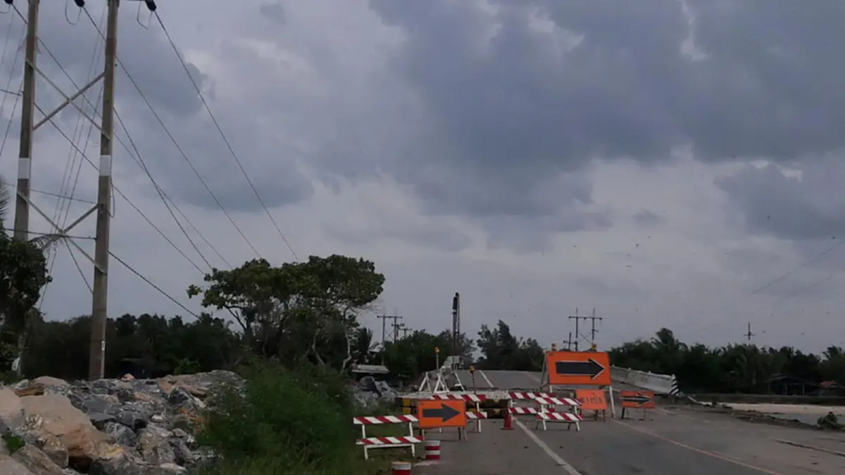 โคตรโกงโผล่!! แฉแหลก ผอ.แขวงการทางฯ ชี้แจงเท็จโครงการแนวหินทิ้งป้องกันคลื่นกัดเซาะชายฝั่งปากพนัง อ้างแค่ 2.8 แสนของจริงโผล่ 11.8 ล้าน