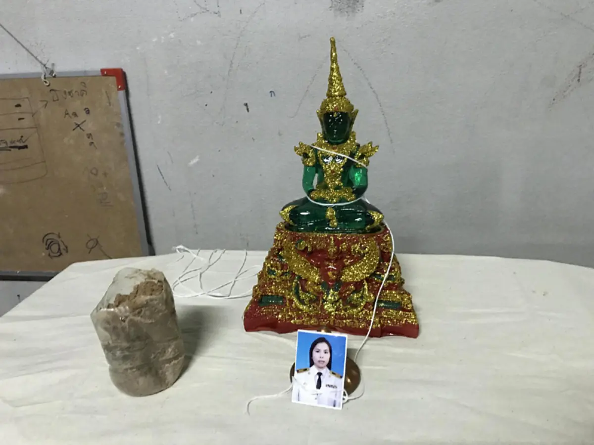 ขอเพียงแค่ได้พบลูก!! พ่อแม่ ผอ.ศรีสะเกษ ที่หายตัว หวังพบลูกขอพึ่งบารมี "หมอปลา มือปราบสัมภเวสี" ช่วยแจ้งจุดที่ลูกสาวของตนหายไป (มีคลิป)