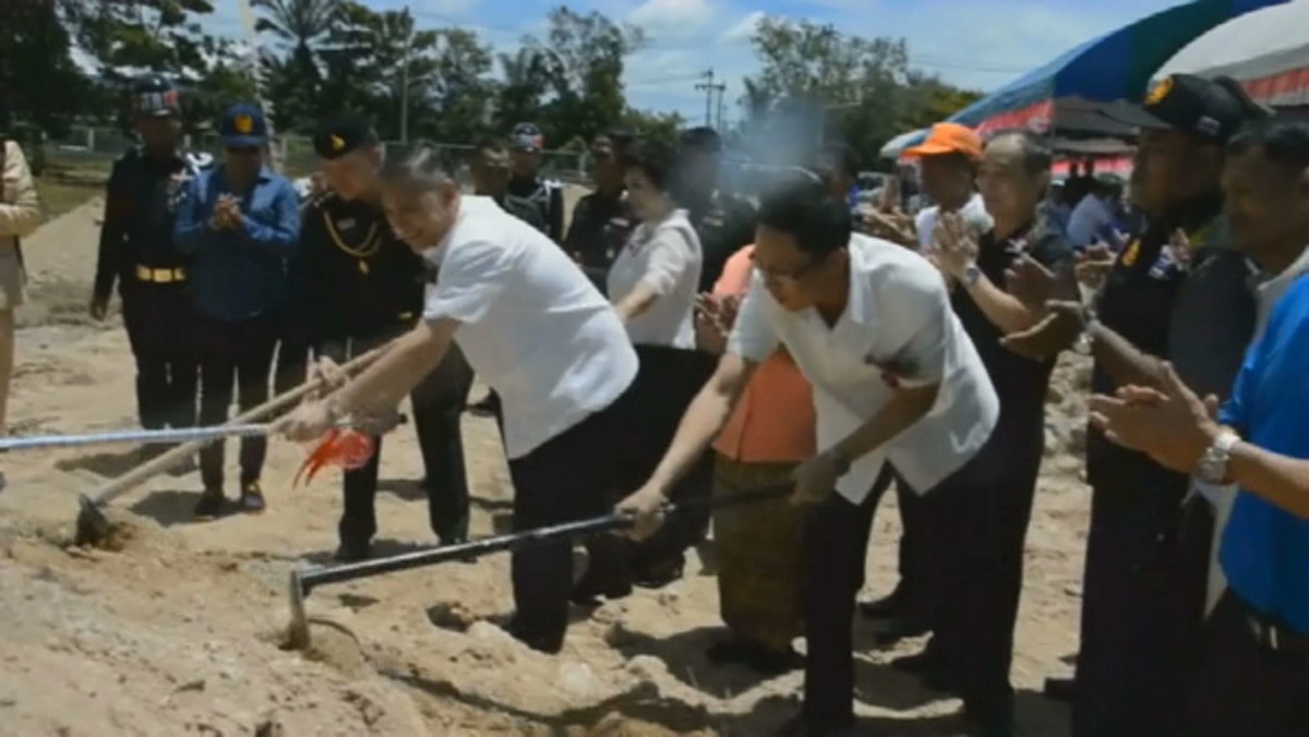 ทำบุญร่วมกัน!! รพ.พระพรหม ร่วมกับภาคีเครือข่าย จัดปั่นจักรยานเพื่อการกุศล ปั่นคิดถึงพ่อและทอดผ้าป่ามหากุศล สมทบทุนซื้อดินถมที่ให้ รพ. (คลิป)