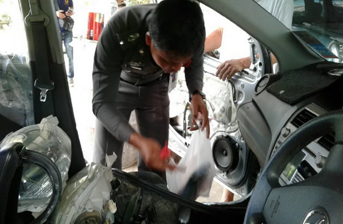 หลักฐานเริ่มมัด!! พบหลักฐานเพิ่ม เชื่อมโยง การหายตัวไปของ “ผอ.อ้อย”  ด้าน “ผู้กองเหน่ง” รายงานตัวตามกำหนด ยังไม่แจ้งข้อหาเพิ่ม