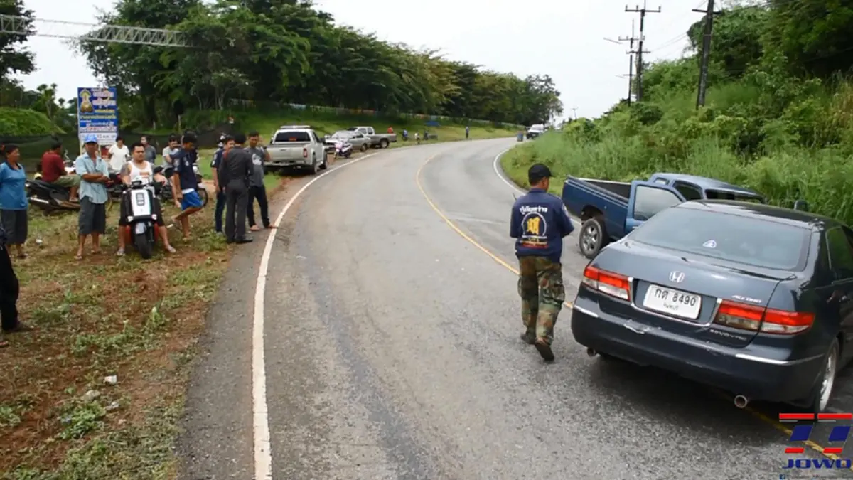 อุบัติเหตุเก๋ง ประสานงา กระบะ เต็มเหนี่ยว หลังตำรวจตรวจสอบที่เกิดเหตุ พบสาเหตุที่ไม่คาดคิด คนใช้ถนนควรระวังไม่งั้นอาจจะเจอแบบนี้