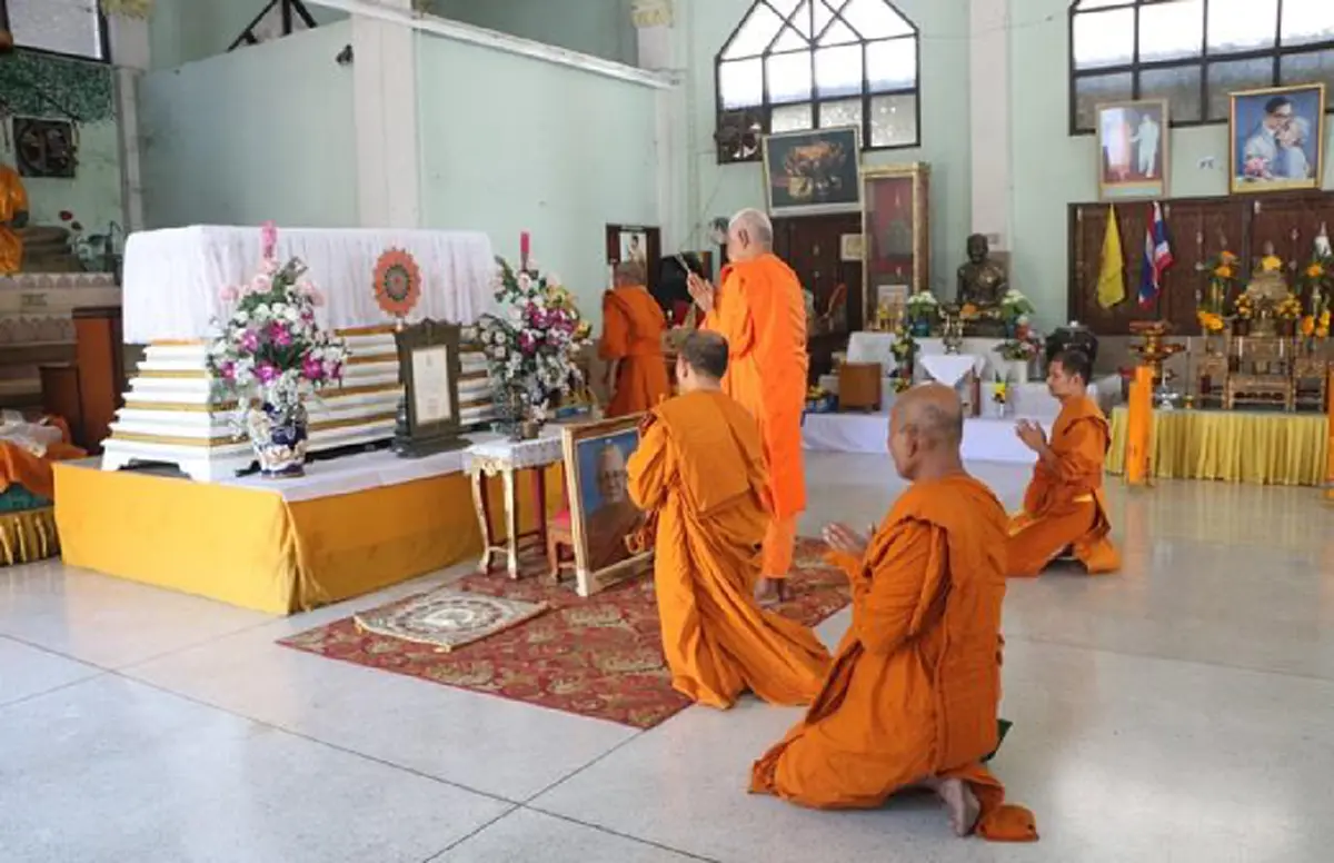 อัญเชิญสรีระ!! สาธุชนแห่อัญเชิญสรีระ พ่อท่านช่วย อดีตเจ้าอาวาสวัดบูรณราม เมืองคอน กำหนดพิธีพระราชทานเพลิงศพ 3 ก.ย. 2560