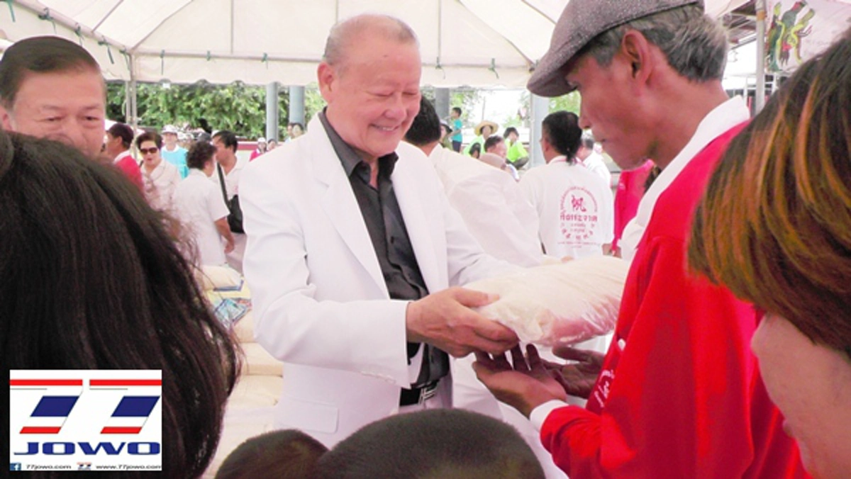 สุดเหว๋อ ชวนขนหัวลุก!!งานทิ้งกระจาดชัยภูมิ จนท.นับร้อย ทำพิธีไล่จับผีเร่ร่อน จับได้กว่า 268 ตน (มีคลิป)