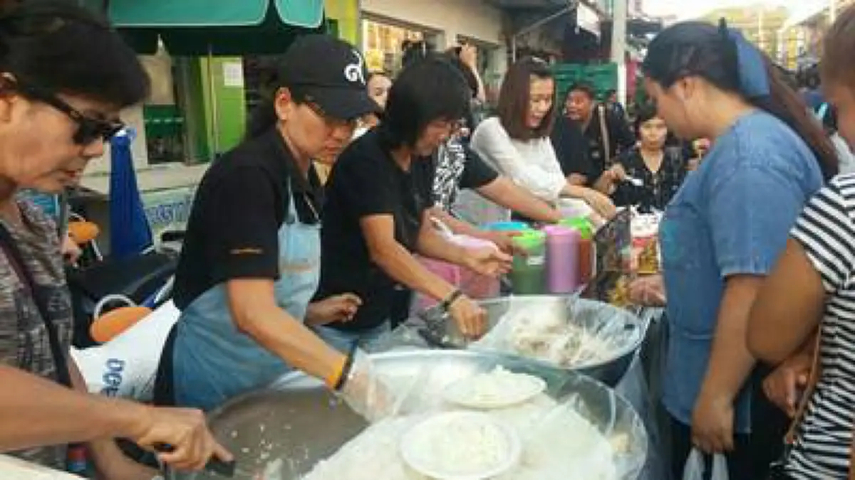 เชิญ”ชาวแพร่ร่วมใจ ทำดีเพื่อพ่อหลวง”สมทบทุนออกร้านบริการอาหาร เครื่องดื่ม ถวายเป็นพระราชกุศล(ชมคลิป)