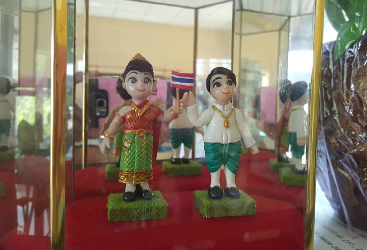 ว้าว ว้าว สร้างงาน สร้างอาชีพ สร้างรายได้ ดอกไม้ดินประดิษฐ์ ที่สวยสะเหมือนจริง  เปิดสอนสร้างรายได้เป็นกอบเป็นกำ(มีคลิป)