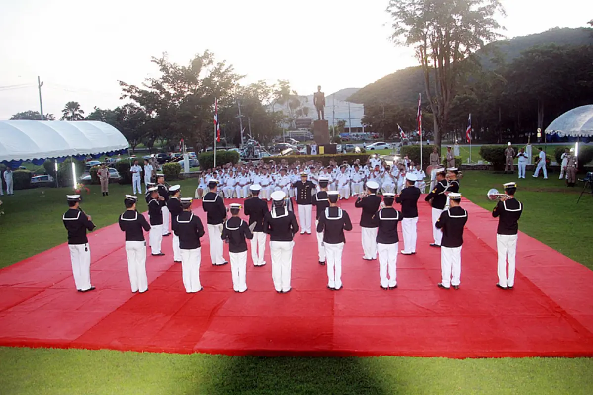 ฐานทัพเรือจัดพิธีอำลาชีวิตราชการอย่างสมเกียรติ (ชมคลิป)