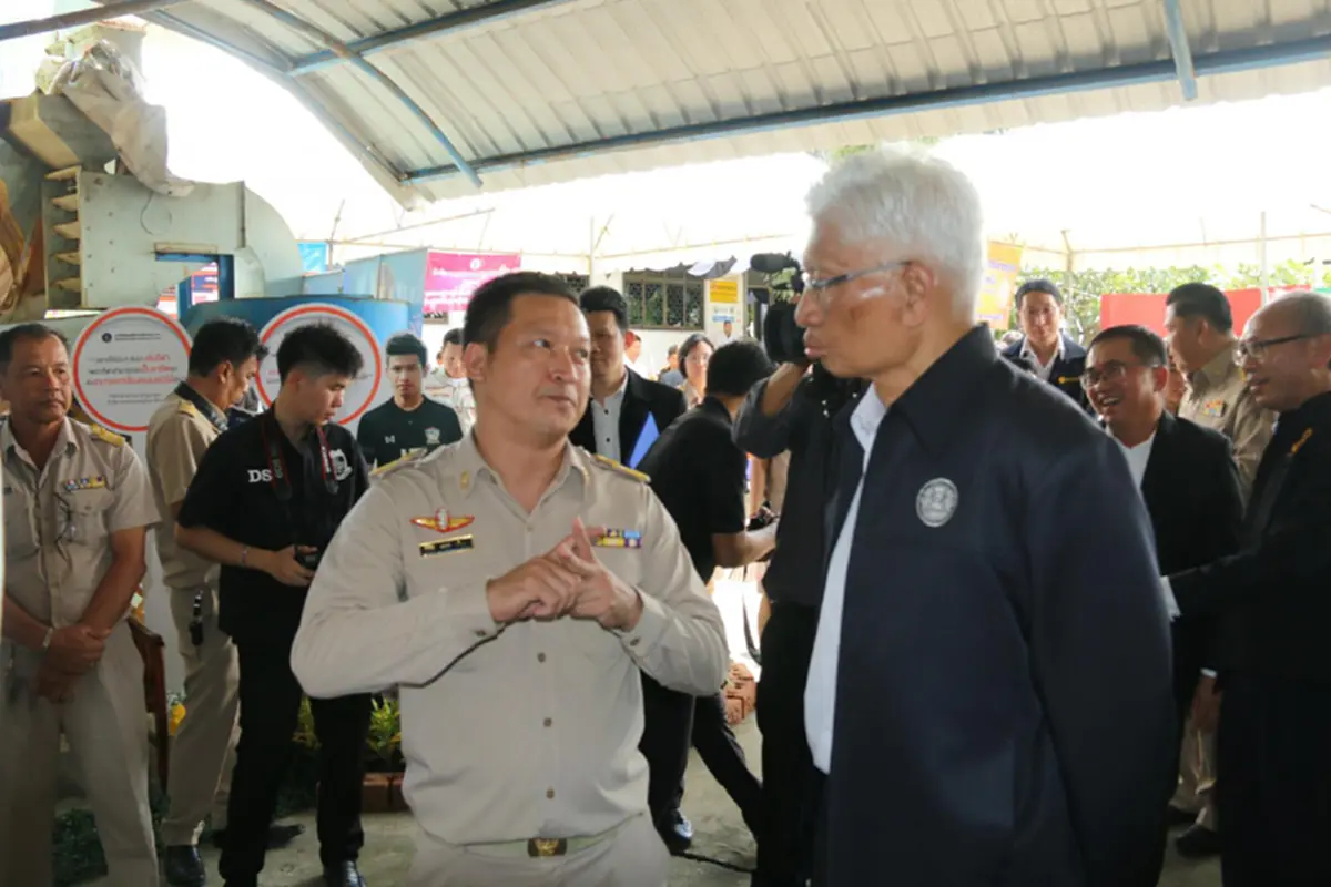 รัฐมนตรีว่าการกระทรวงยุติธรรมพร้อมคณะ พบปะประชาชนรับฟังปัญหาและความต้องการของประชาชนในพื้นที่จังหวัดสิงห์บุรี (มีคลิป)