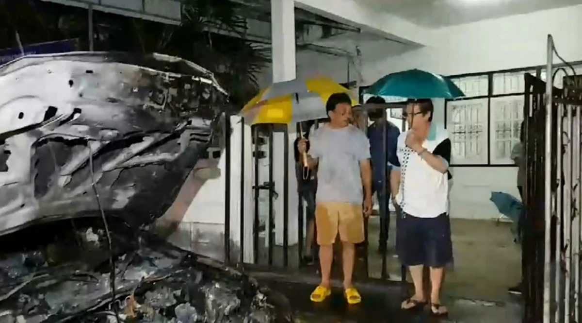 ระทึก!! สองสามีภรรยากลับจากงานแต่งงานจอดรถทำธุระส่วนตัว เตรียมกลับขึ้นรถถึงกับช๊อกตาค้าง เตือนผู้ใช้รถต้องระวัง!!