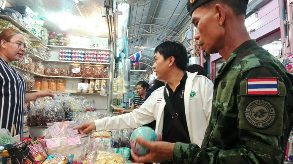 ตลาดท่าเสด็จซื่อสัตย์...ออกรณรงค์การปิดป้าย ไม่ฉวยโอกาสขึ้นราคาสินค้า และบริการในห้วงเทศกาลออกพรรษา (มีคลิป)