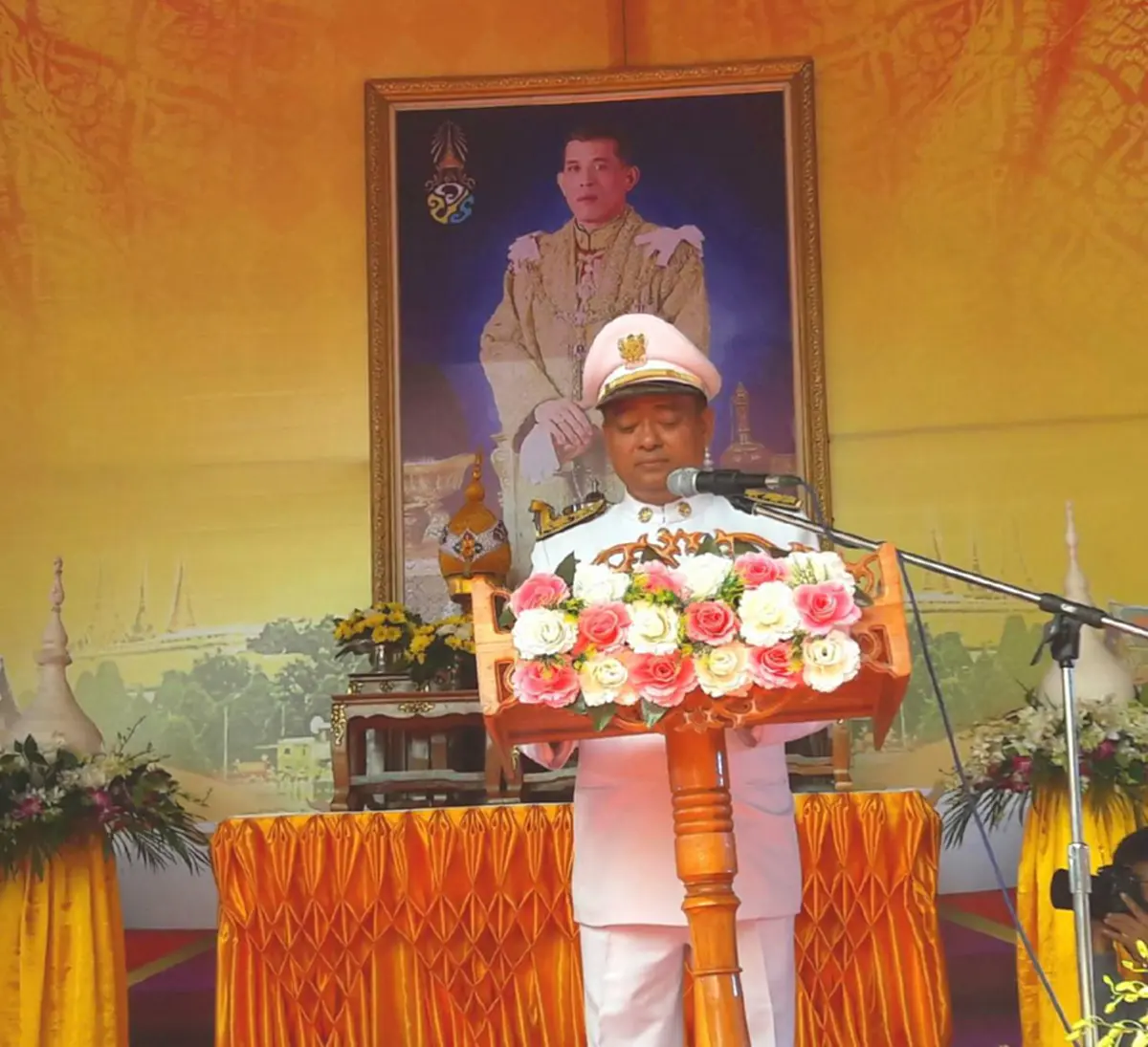 นครศรีธรรมราช!! จัดประเพณียาวนานนับ 100 ปี แข่งขันเรือยาววันออกพรรษา ชิงถ้วยพระราชทาน ปากน้ำฉวาง (มีคลิป)