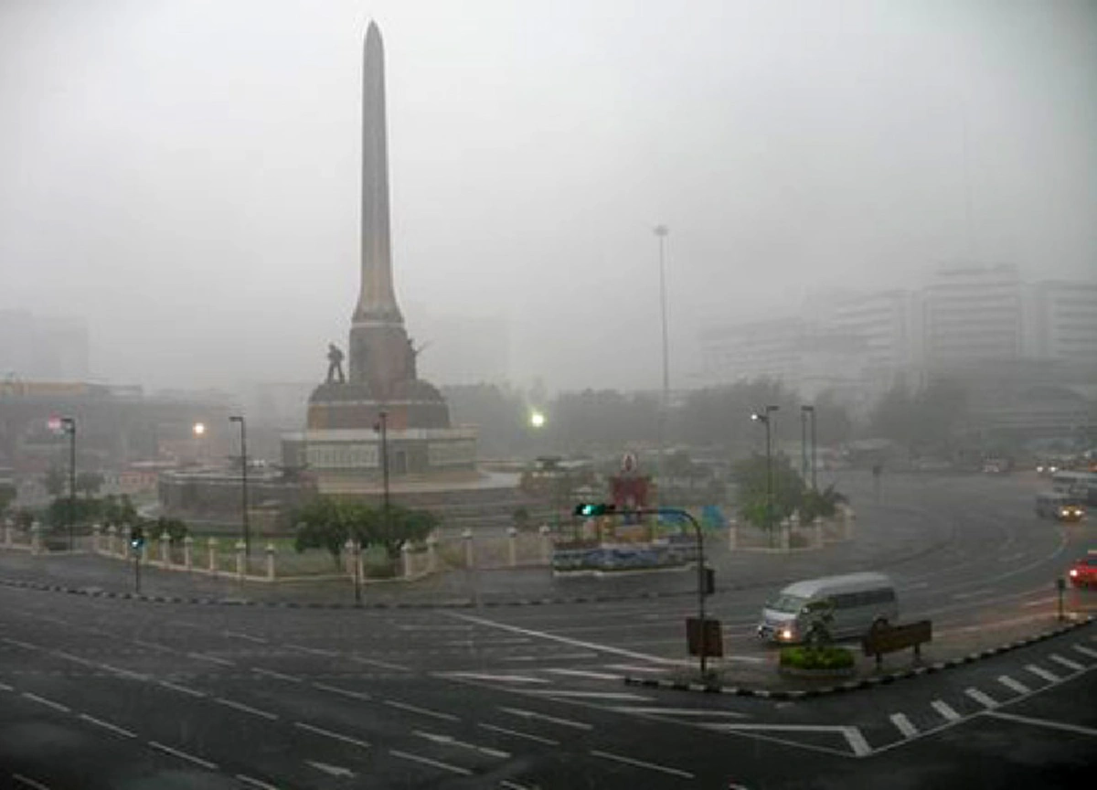 เตือนภัยฉบับที่ 4 !!! กรมอุตุฯประกาศ "พายุดีเปรสชันพ่นพิษ" ฝนฟ้าคะนองหนักทุกพื้นที่....เช็คด่วน!! จังหวัดเสี่ยงน้ำท่วม