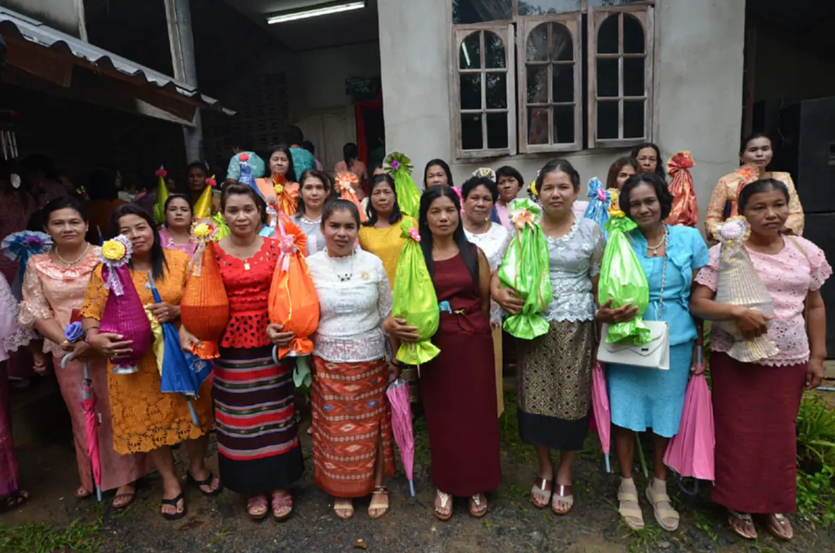 #โคตรอึ้ง..!! หนุ่มนักมวยดังแชมป์สมาคมมวยไทย แห่กลองยาวยกขบวนขันหมาก 100 ขัน เยอะที่สุดในประเทศไปสู่ขอสาวรักแต่งงาน..!!