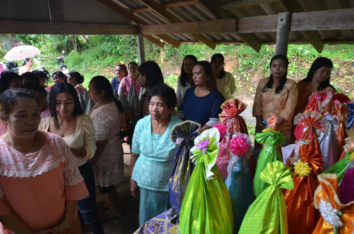 #โคตรอึ้ง..!! หนุ่มนักมวยดังแชมป์สมาคมมวยไทย แห่กลองยาวยกขบวนขันหมาก 100 ขัน เยอะที่สุดในประเทศไปสู่ขอสาวรักแต่งงาน..!!