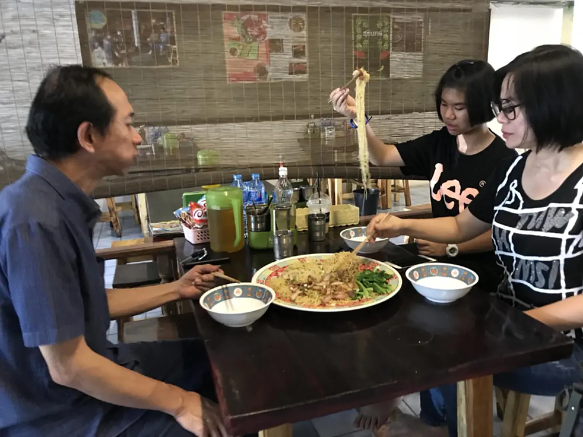 #กินชาตินี้อิ่มถึงชาติหน้า..!! บะหมี่สิงโต ขวัญใจคนจน พอเพียงตามรอยพ่อ ร.9  บะหมี่รักพ่อ อิ่มยกครัว..!?