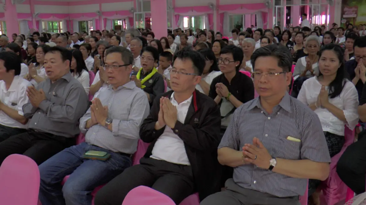 กรมส่งเสริมการปกครองท้องถิ่นและชมรมแม่บ้าน ร่วมกันเป็นประธานในพิธีทอดกฐินสามัคคีประจำปี 2560 ณ วัดเขาทุเรียน จ.นครนายก (คลิป)